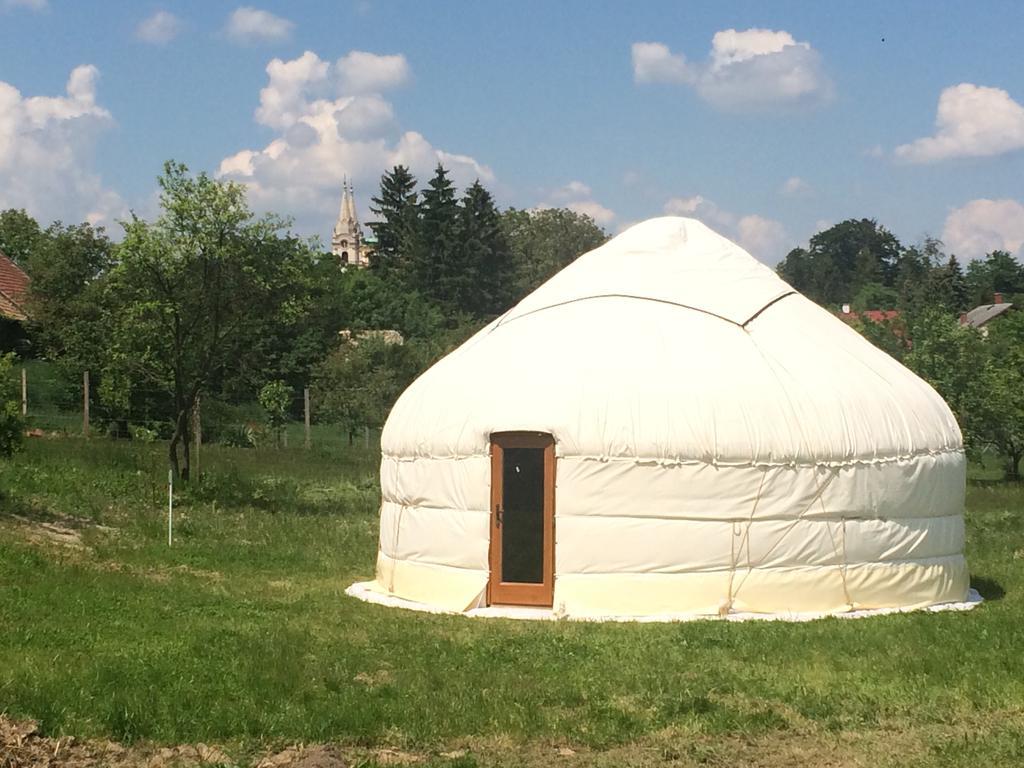 Bagolyvár Fogadó- Újfalusy Márton Vendégház Zirc Extérieur photo
