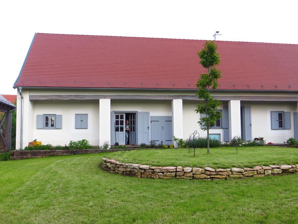 Bagolyvár Fogadó- Újfalusy Márton Vendégház Zirc Extérieur photo