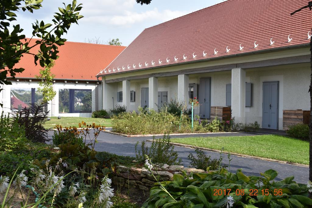 Bagolyvár Fogadó- Újfalusy Márton Vendégház Zirc Extérieur photo